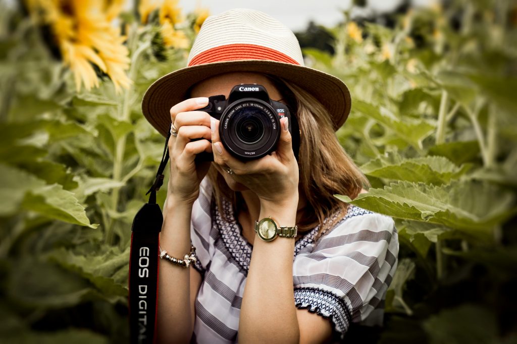 Tips from a Hawaii Engagement Photographer for Stunning Photos
